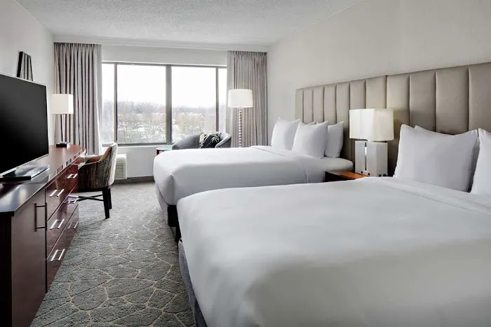 DoubleTree by Hilton Fairfield Hotel & Suites Picture 2