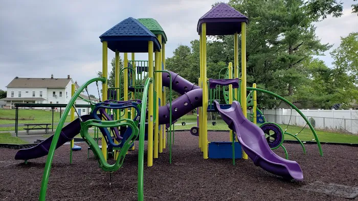 Beverly Way Park Picture 3