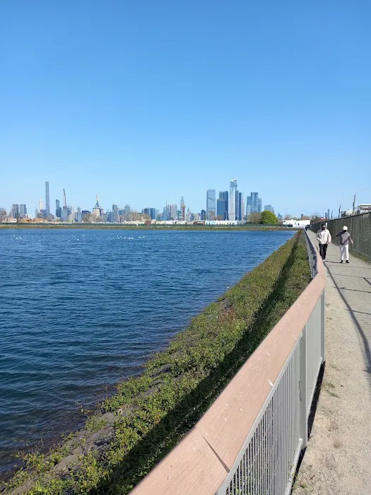 Weehawken & Union City Reservoir Park Picture 4