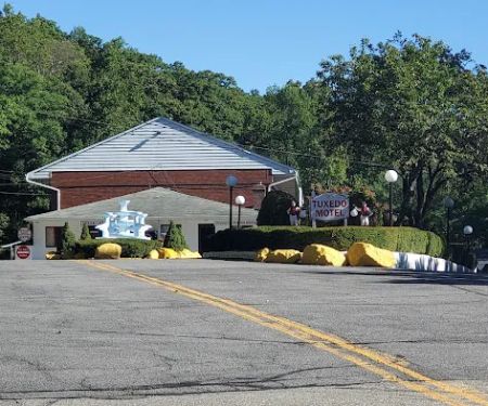 Tuxedo Motel