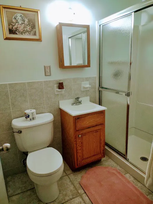 Tuxedo Motel Picture 3
