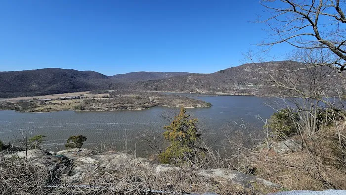 Scenic Overlook Pointe - Camp Smith Picture 6