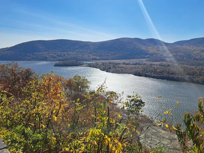 Scenic Overlook Pointe - Camp Smith Picture 10