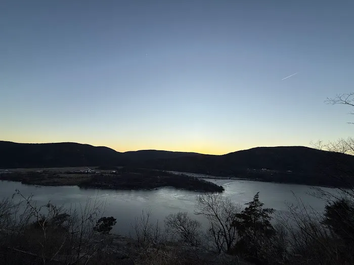 Scenic Overlook Pointe - Camp Smith Picture 9