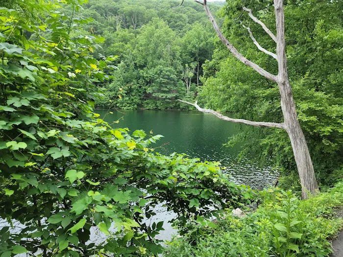 Suffern Bear Mountain Trailhead Picture 9