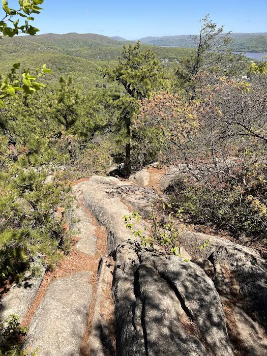 Suffern Bear Mountain Trailhead Picture 10