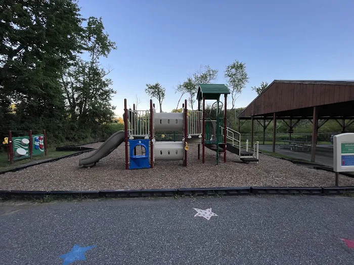 Sycamore Town Park Picture 5