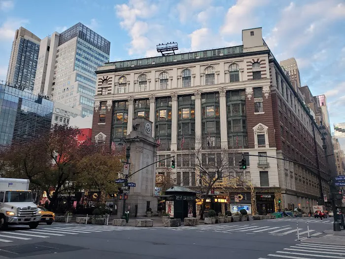 Herald Square Park Picture 5