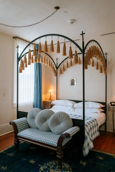 Ash Hotels Picture 9