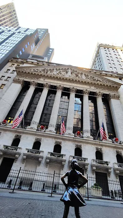 Wall Street Public Courtyard Picture 8