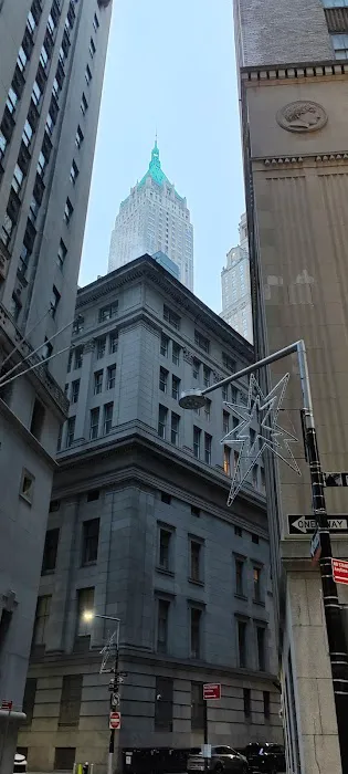 Wall Street Public Courtyard Picture 3