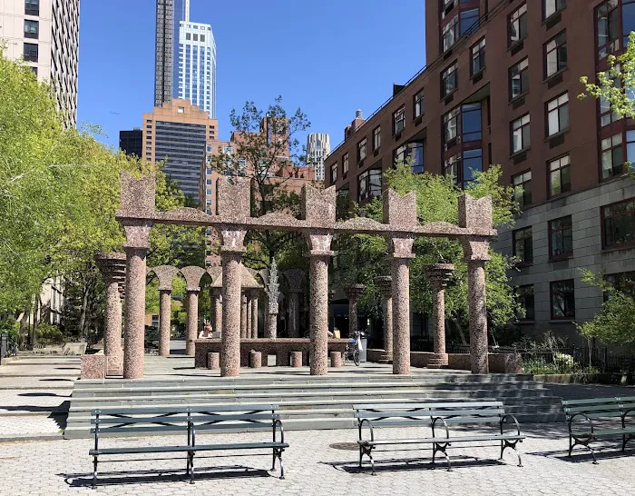 Hudson Tower Park Picture 6