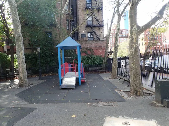 Playground of the Americas Picture 9