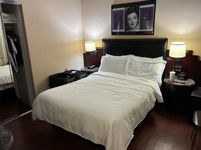 Washington Square Hotel Picture 1