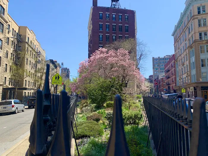 Sheridan Square Viewing Garden Picture 1