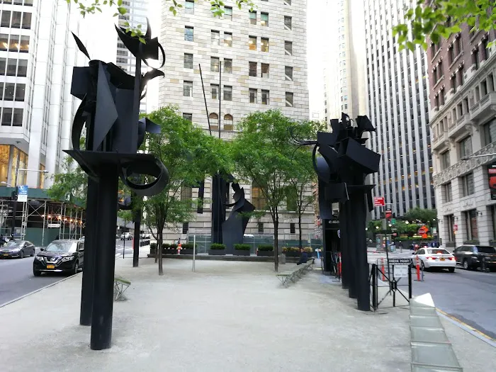 Louise Nevelson Plaza Picture 3
