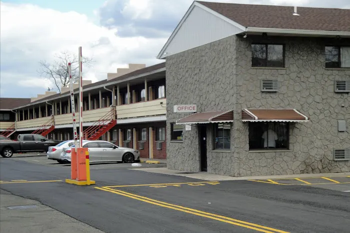 Royal Motel Picture 8