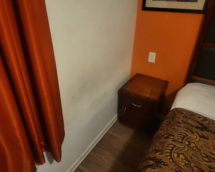Rest Inn - Elizabeth Picture 9