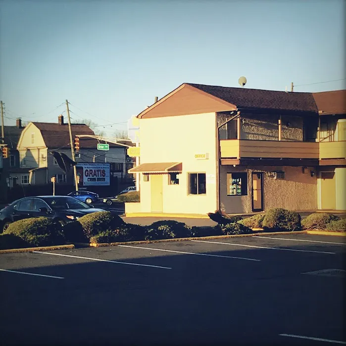 Ritz Motel Picture 7