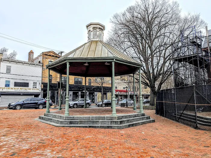 Marciante Square Picture 2