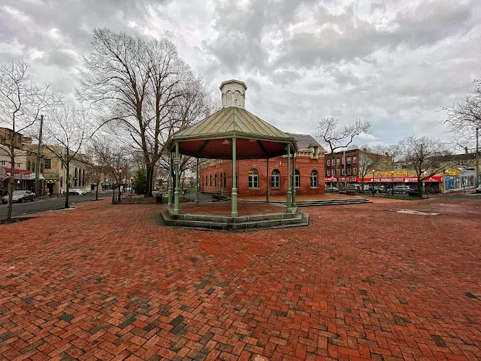Marciante Square Picture 6