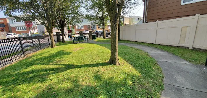 Deans Park Picture 2