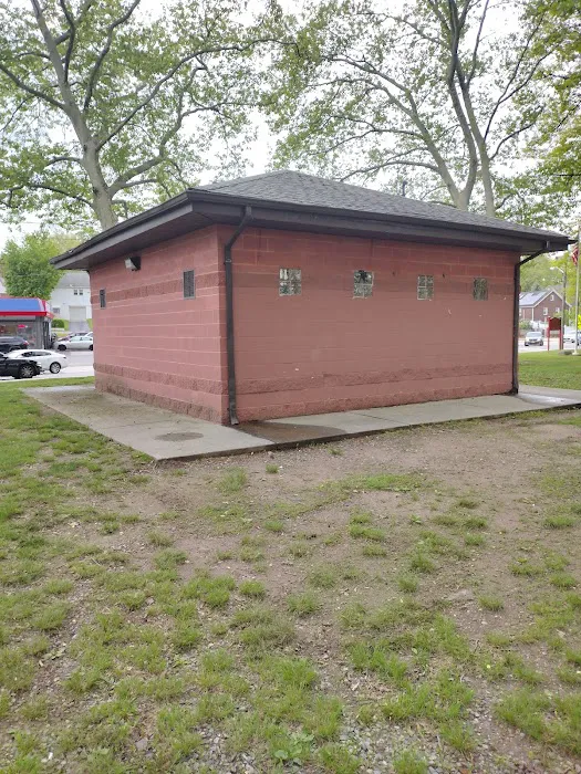 Riverbank Park - Norman Doyle Pavilion Picture 4