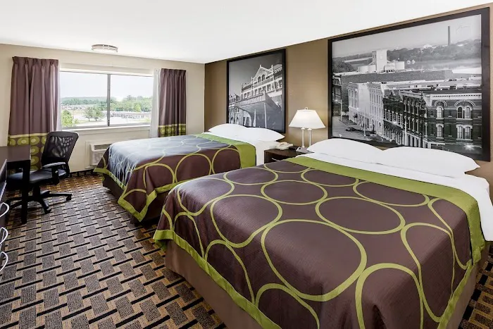 Ramada by Wyndham Jersey City Picture 3