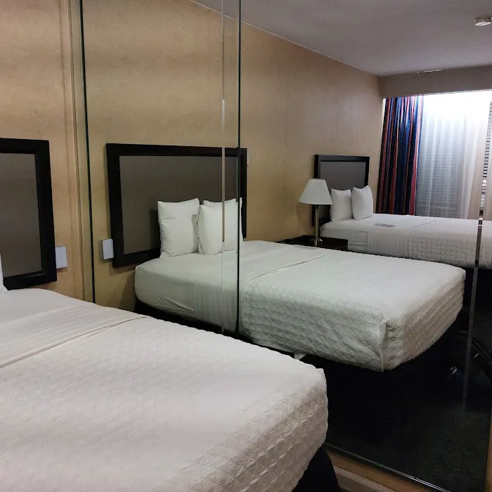 Ramada by Wyndham Jersey City Picture 8