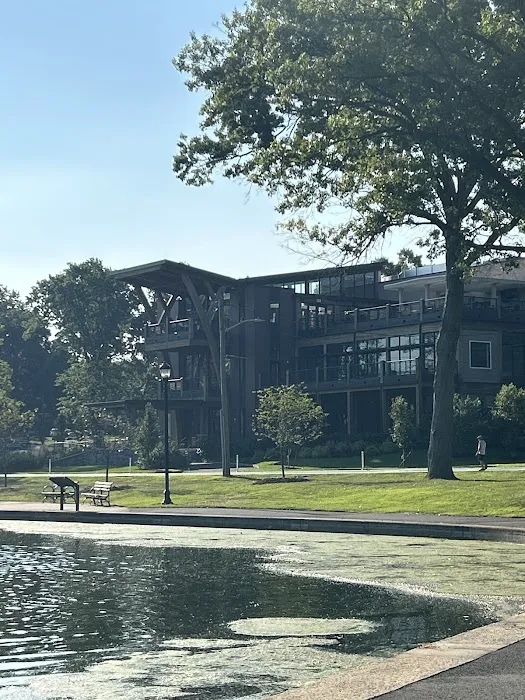 Lincoln Park Fountain Picture 9