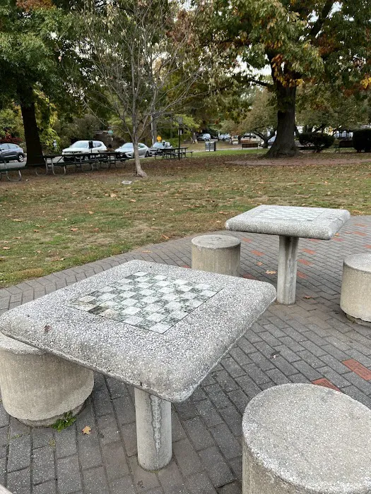 Watchung Plaza Picture 10