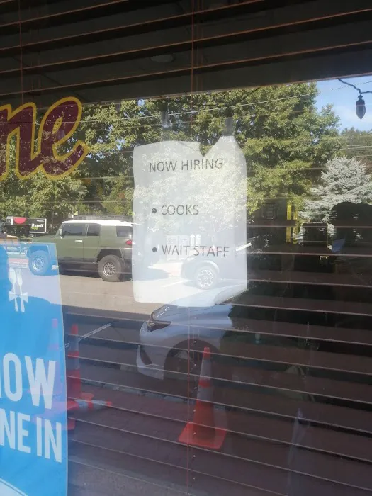 Watchung Plaza Picture 7