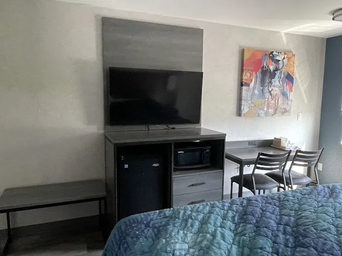 Wayne Inn Picture 9