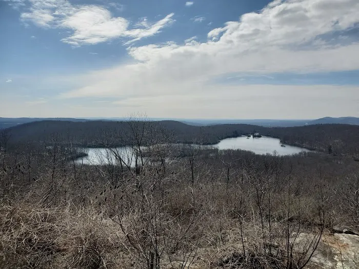 Ramapo Lake Trailhead Picture 2
