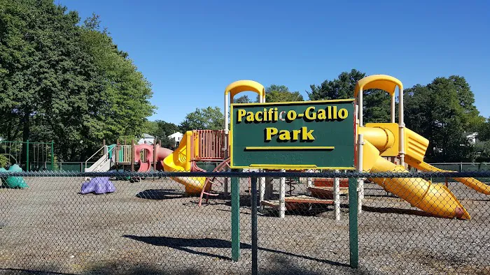 Pacifico-Gallo Park Picture 4