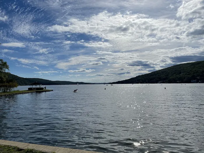 Thomas P. Morahan Waterfront Park Picture 4