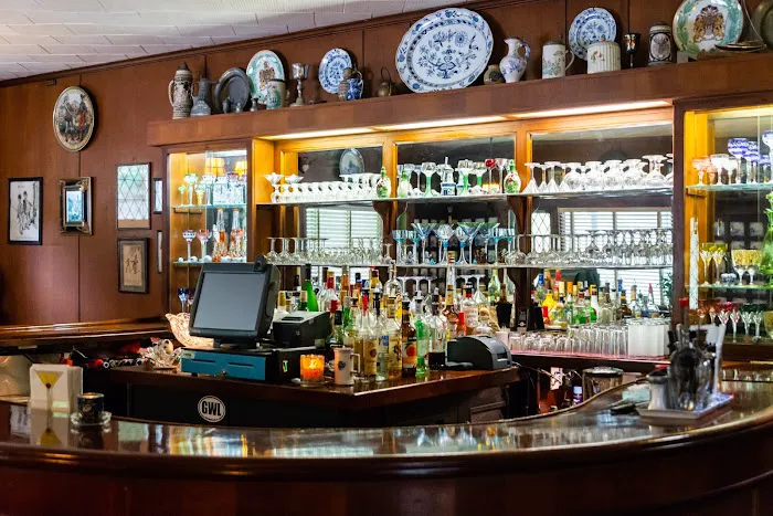 The New Continental Hotel and Restaurant Picture 1