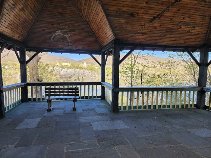 Marcia's Mile Gazebo Picture 5