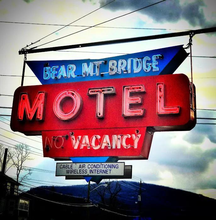 Bear Mountain Bridge Motel Picture 6