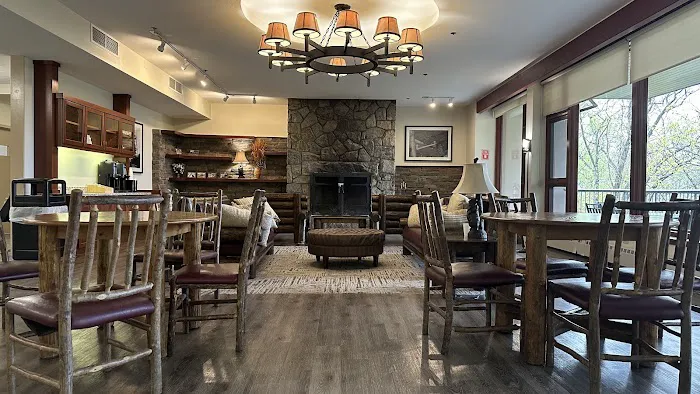 Bear Mountain Inn - Overlook Lodge Picture 3