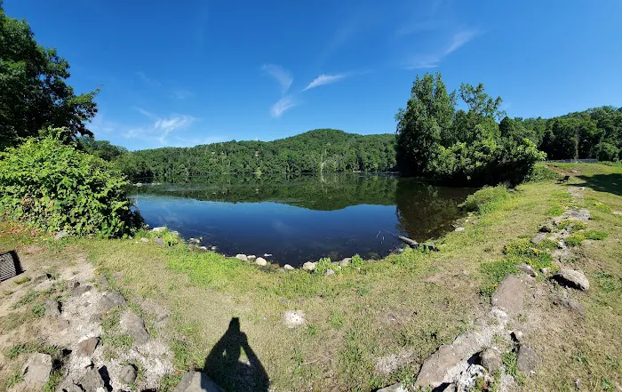 Brooks Lake Parking Picture 3