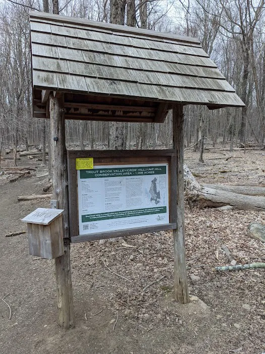 Crow Hill Nature Preserve Wells Hill Road Entrance Picture 2