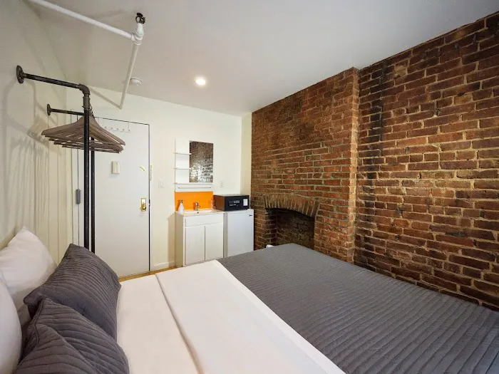 Chelsea Rooms Picture 8