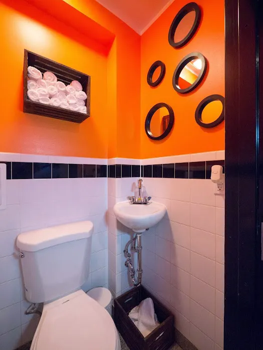 Chelsea Rooms Picture 5