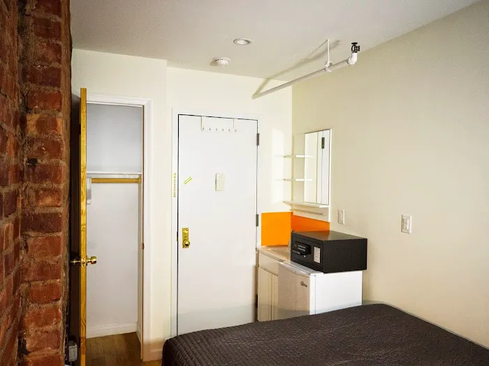 Chelsea Rooms Picture 9