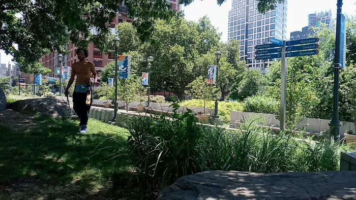 Chelsea Waterside Dog Park Picture 4