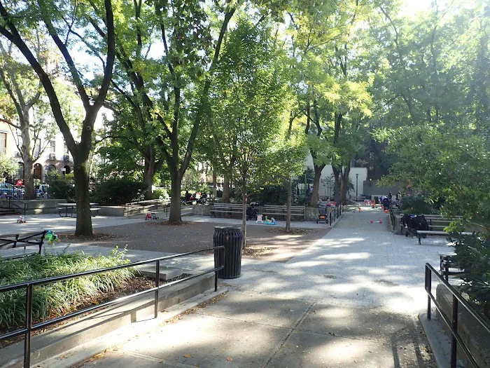 Clement Clarke Moore Park Picture 10