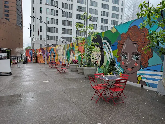 Albany Street Plaza Picture 4