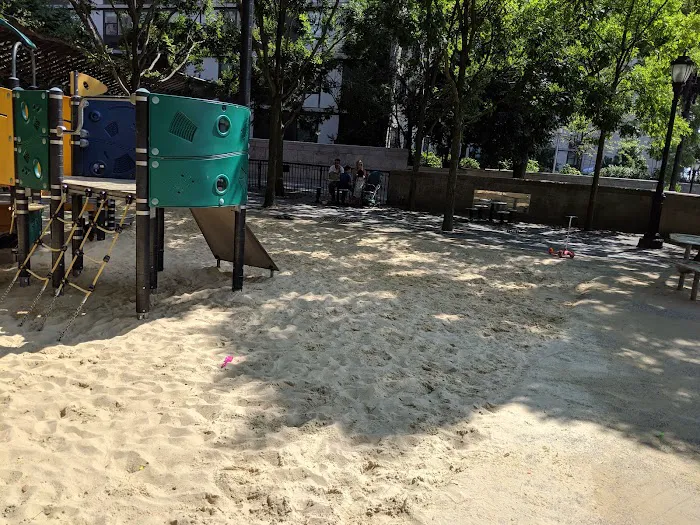 Sirius Dog Run Picture 4