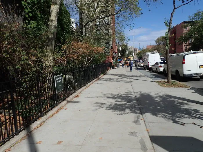 Charlton Plaza Picture 9